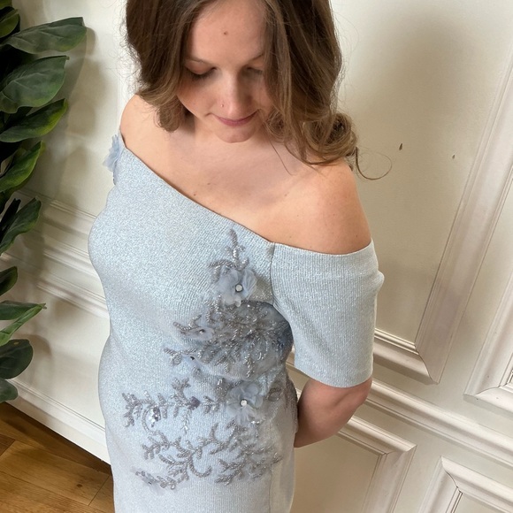 Elegant Off-Shoulder Light Blue Dress - Picture 7 of 9